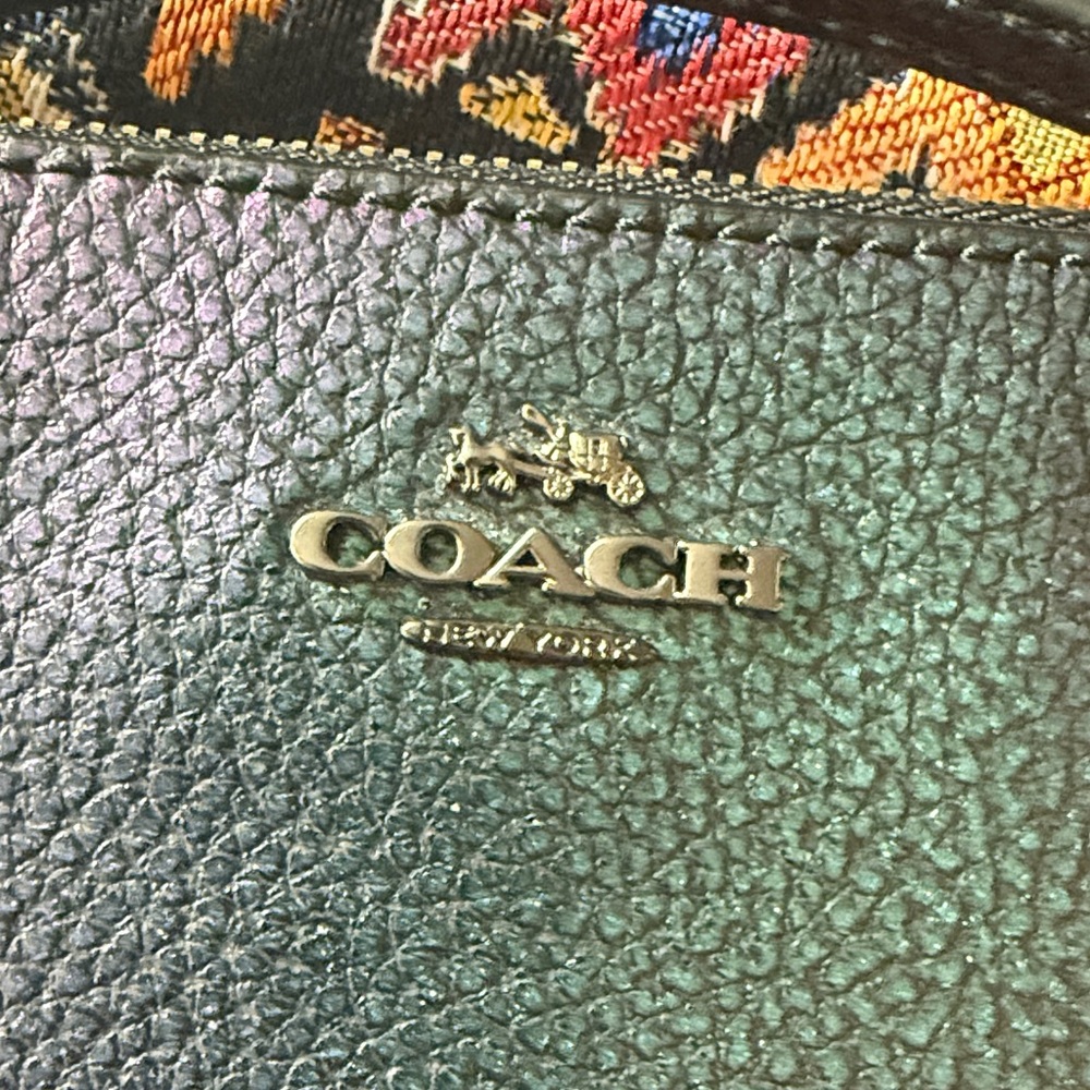 Rare Coach Holographic Green Purple Shift Leather Corner Zip Wristlet - Picture 9 of 12
